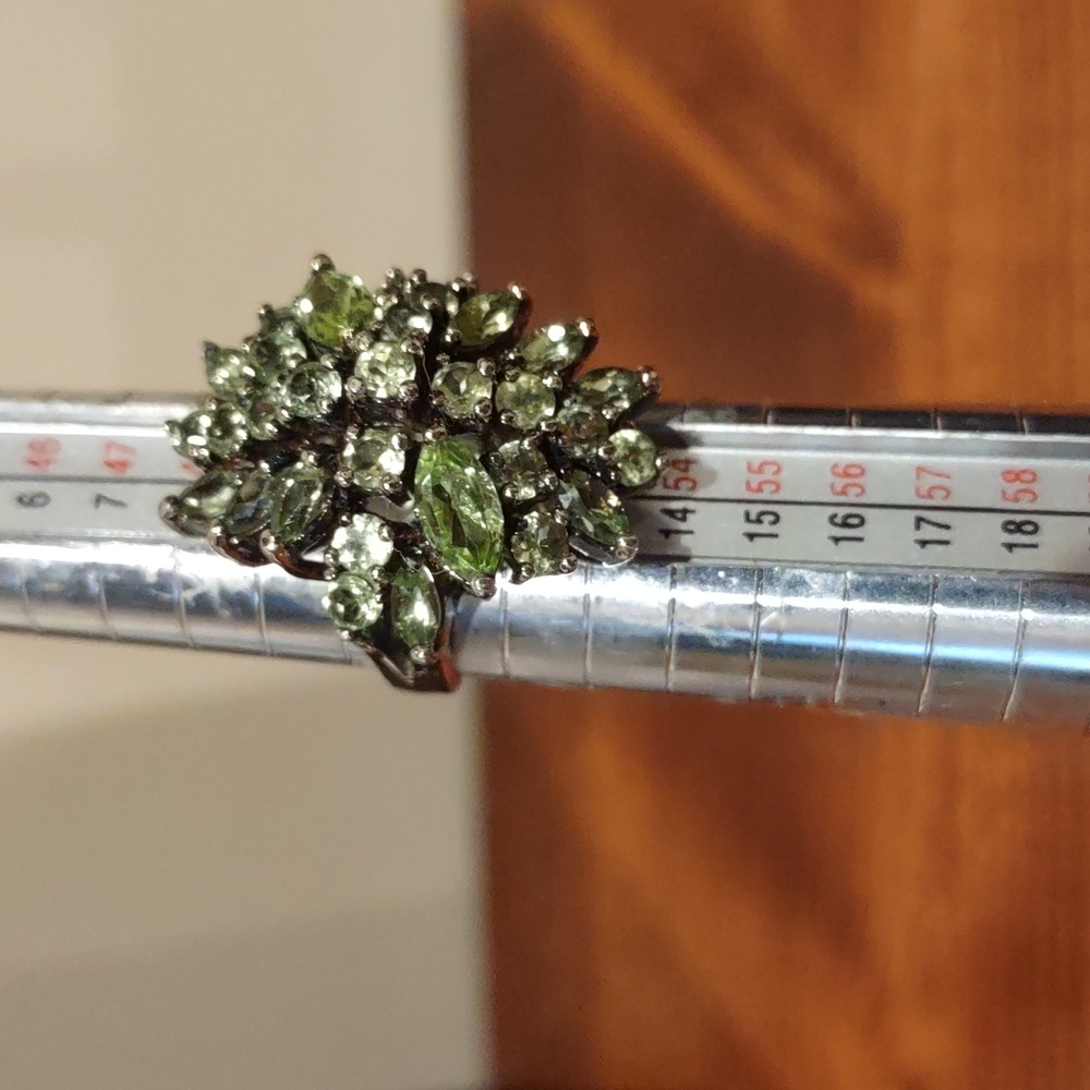 Peridot Gemstone Green Ring Set In Sterling Silver - Picture 7 of 8